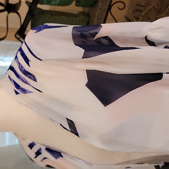 Torrid Chiffon Geometric Blue White Open Front Kimono Women's Size Medium/Large - Picture 7 of 14